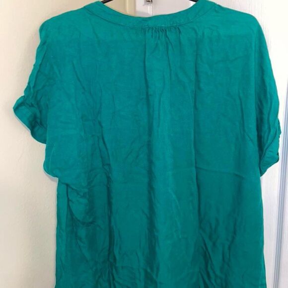 Teal Blouse 
Nine West 
Like New 
Only worn once - Picture 3 of 3